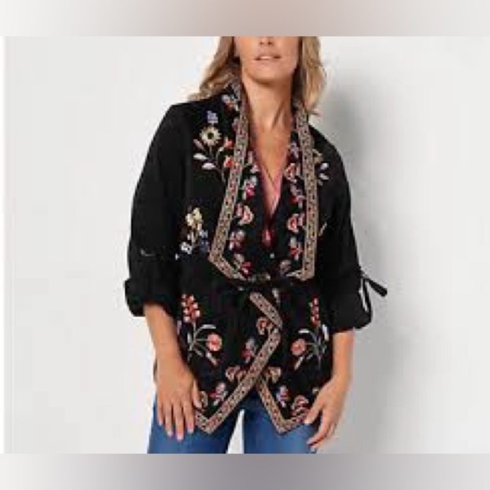 NWT;Tolani Collection - Embroidered Jacket with Roll-Tab Sleeve - ◾️